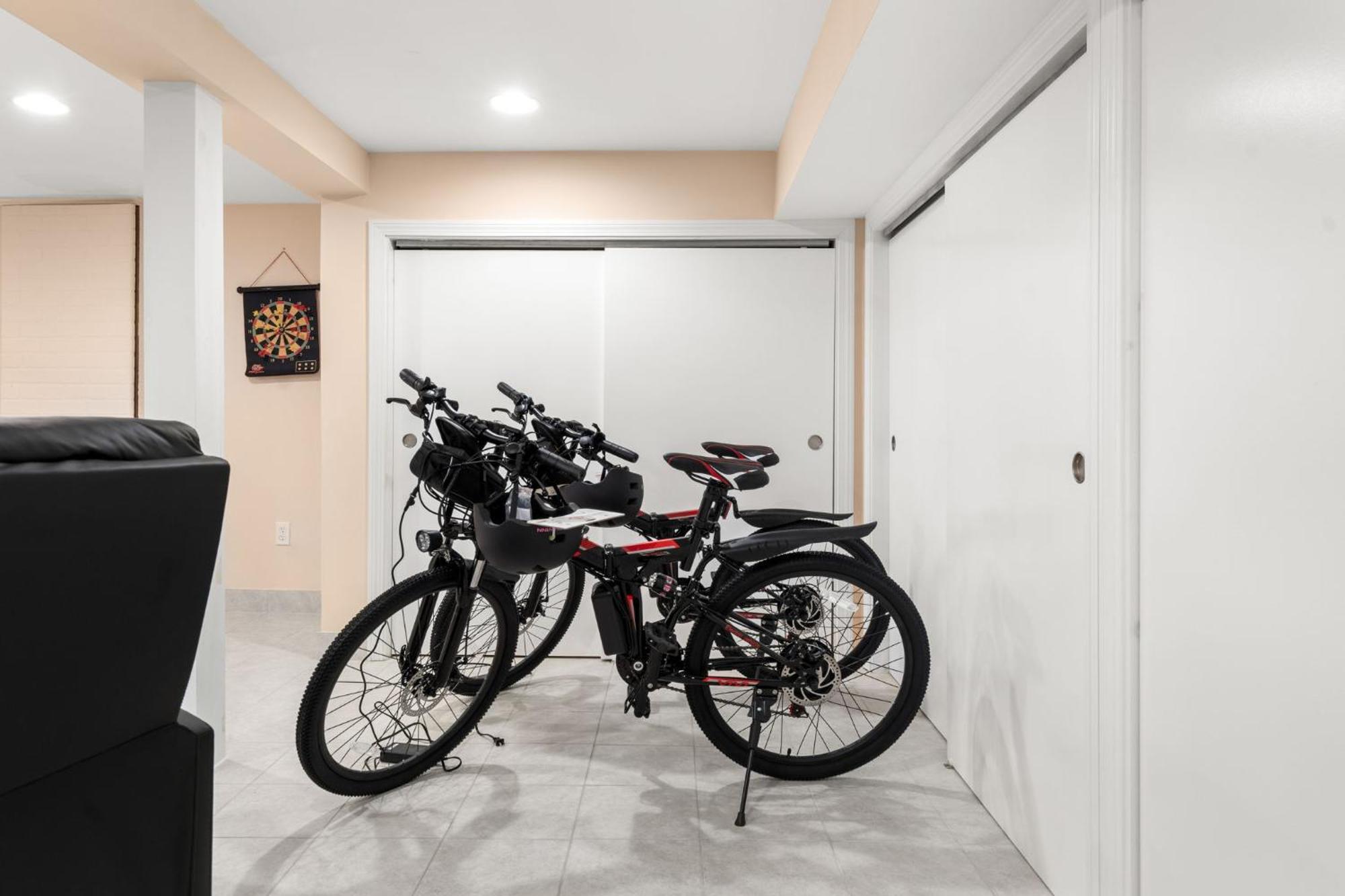 Hot Tub, Electric Bikes, Solo Stove, Projector, Smores Марблхед Экстерьер фото